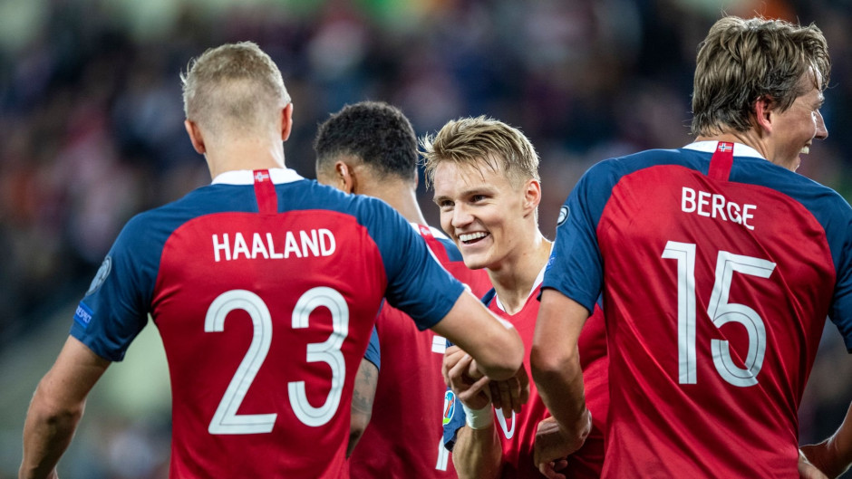 包含摩尔多瓦迎来法国挑战，欧洲预选赛厮杀开始的词条