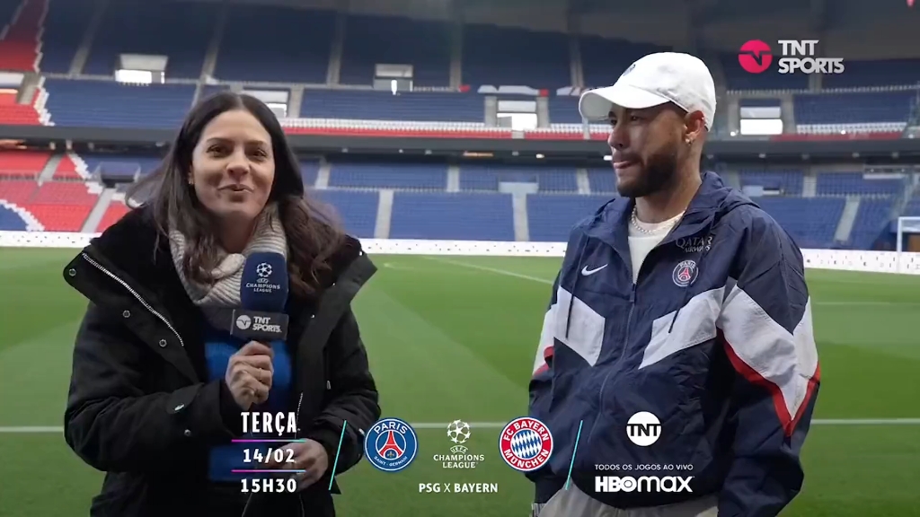 内马尔赛前列队欢迎海港,尊重对手尽显风度!