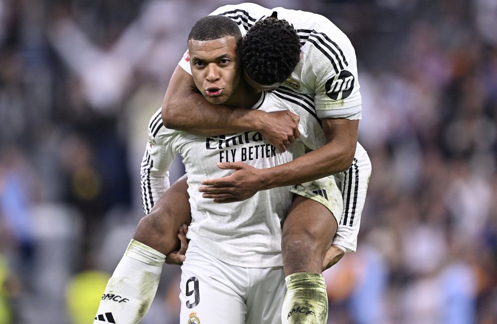 姆巴佩今日表现抢眼,切尔西整场无解,教练赛后亲自拥抱的简单介绍